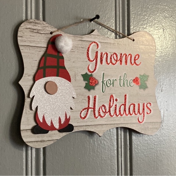 NWT Adorable Wooden Glittered Gnome for the Holidays Decoration Sign - Picture 7 of 16
